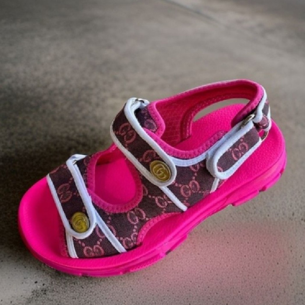 סנדל gucci 