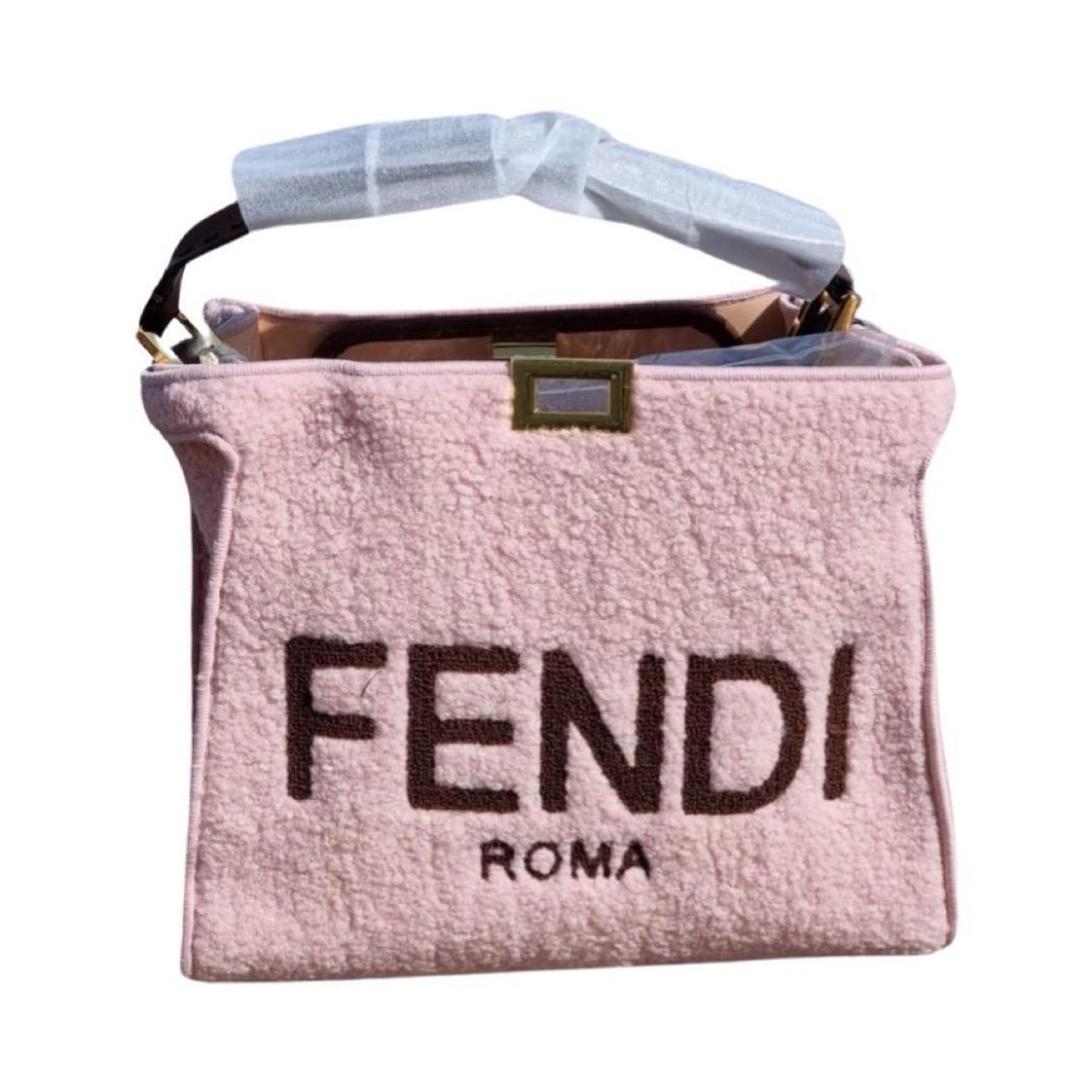 תיק פנדי צמר