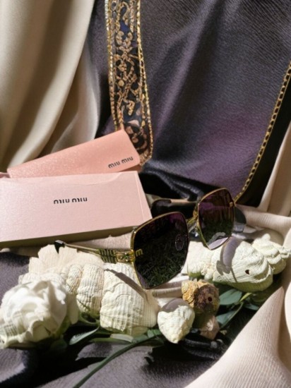 משקפיים MIU MIU