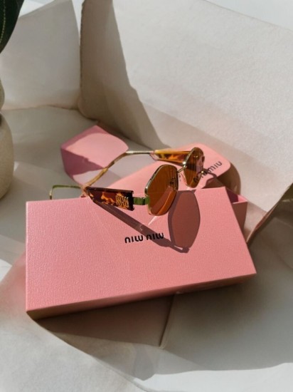 משקפיים MIU MIU