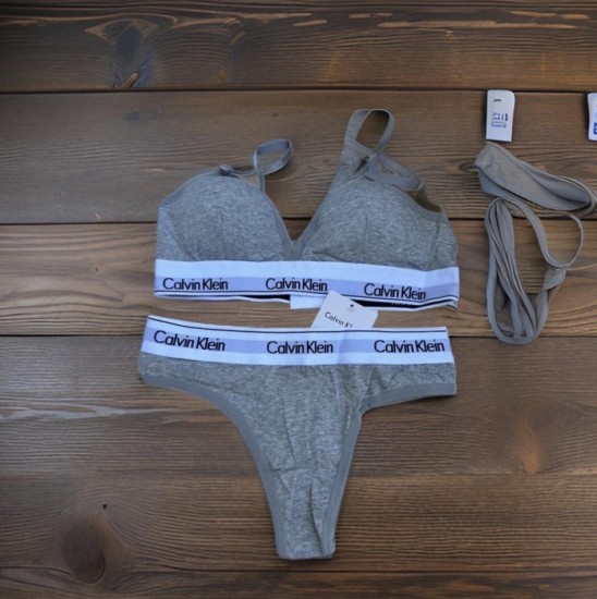 תחתון חוטיני וחזיה 