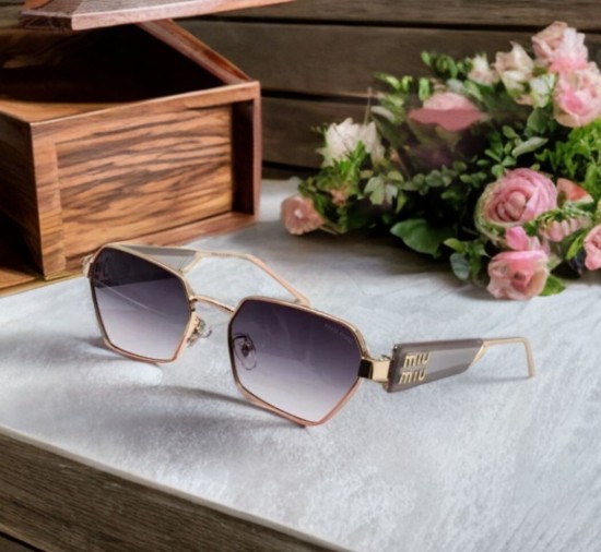 משקפיים MIU MIU