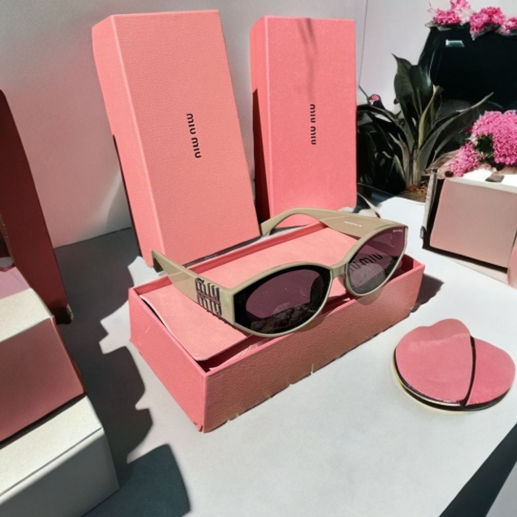 משקפיים MIU MIU