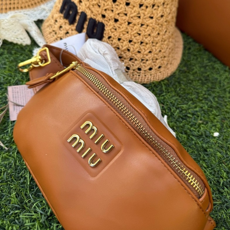 פאוץ MIU MIU 